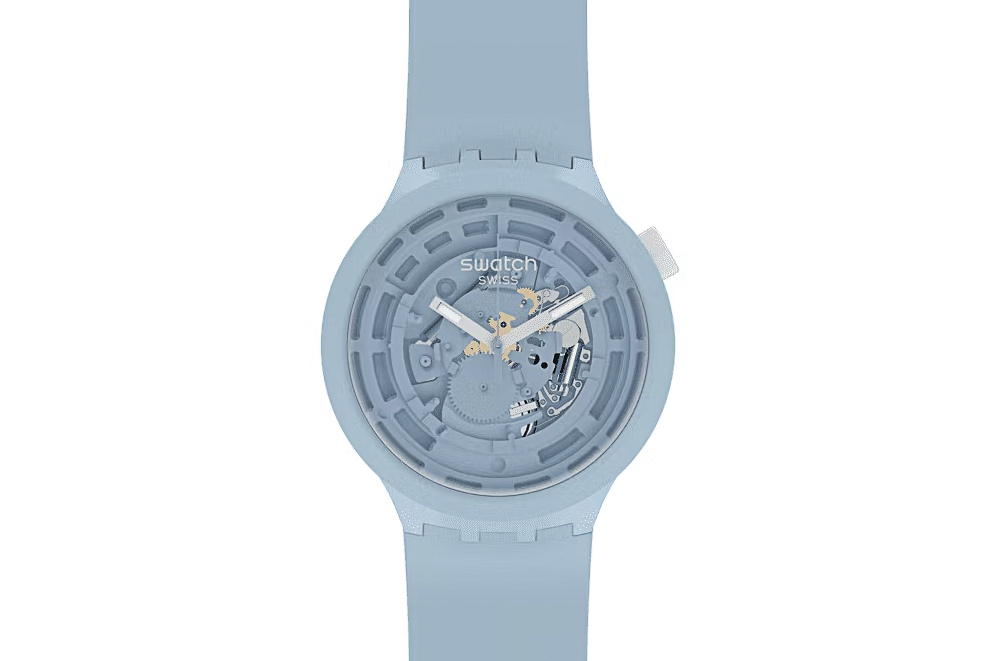 周末版Swatch 如何從顛覆者轉(zhuǎn)變?yōu)闃酥拘云放?/></noscript><img class=