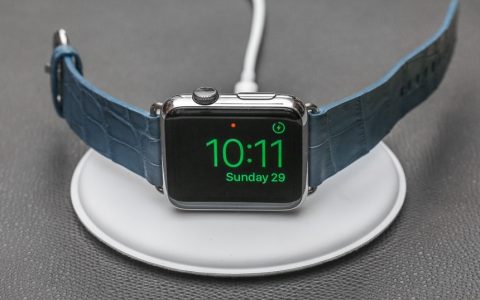 Apple Watch變身臺鐘，配備全新官方磁力充電底座