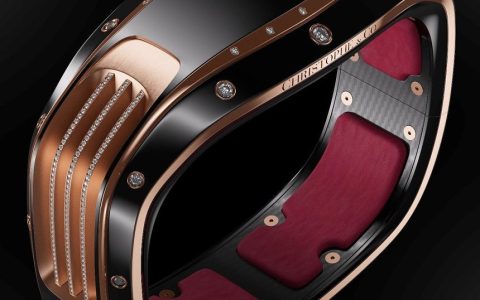 Christophe & Co. Armill是價值150000美元的自供電智能手鏈，由Pininfarina設計，采用可升級技術