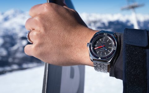 手腕上的一周極其精準(zhǔn)的浪琴Ultra-Chron潛水表突破其價(jià)格點(diǎn)