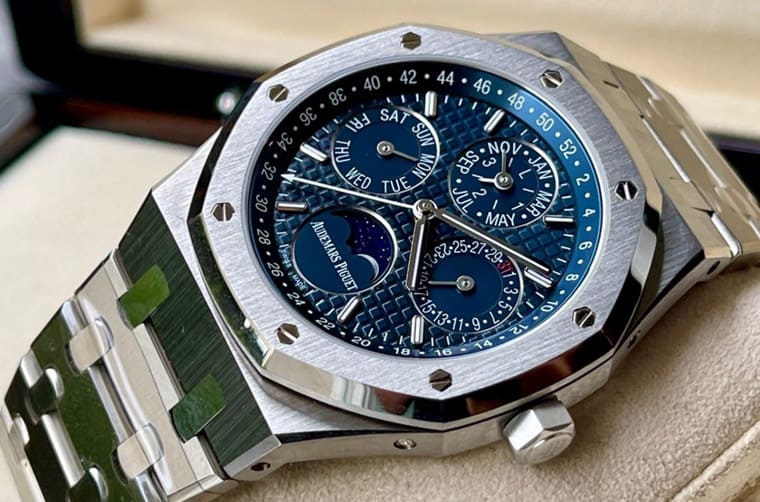 皇家橡樹、金鷹和Overseas等藍(lán)面萬年歷運(yùn)動(dòng)表一年前后價(jià)格平均下滑30%