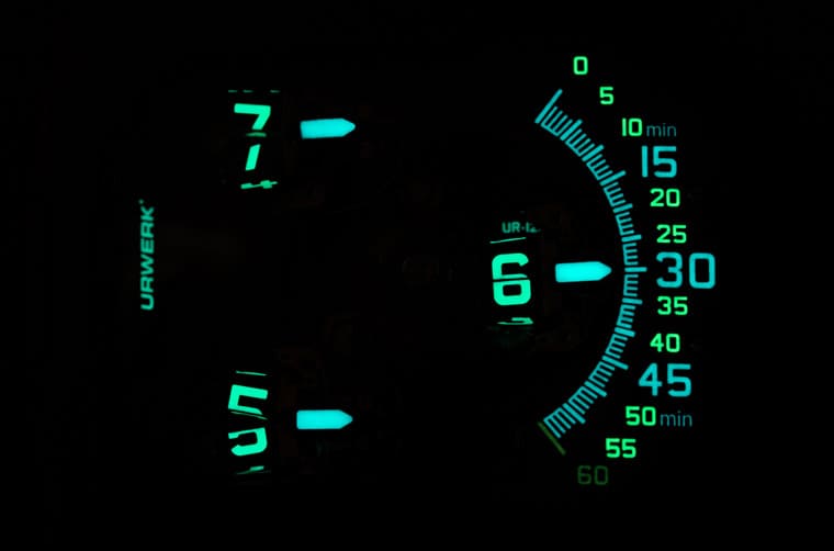 URWERK UR-120系列改換黑色造型詮釋創(chuàng)意衛(wèi)星轉(zhuǎn)頭顯時技術(shù)